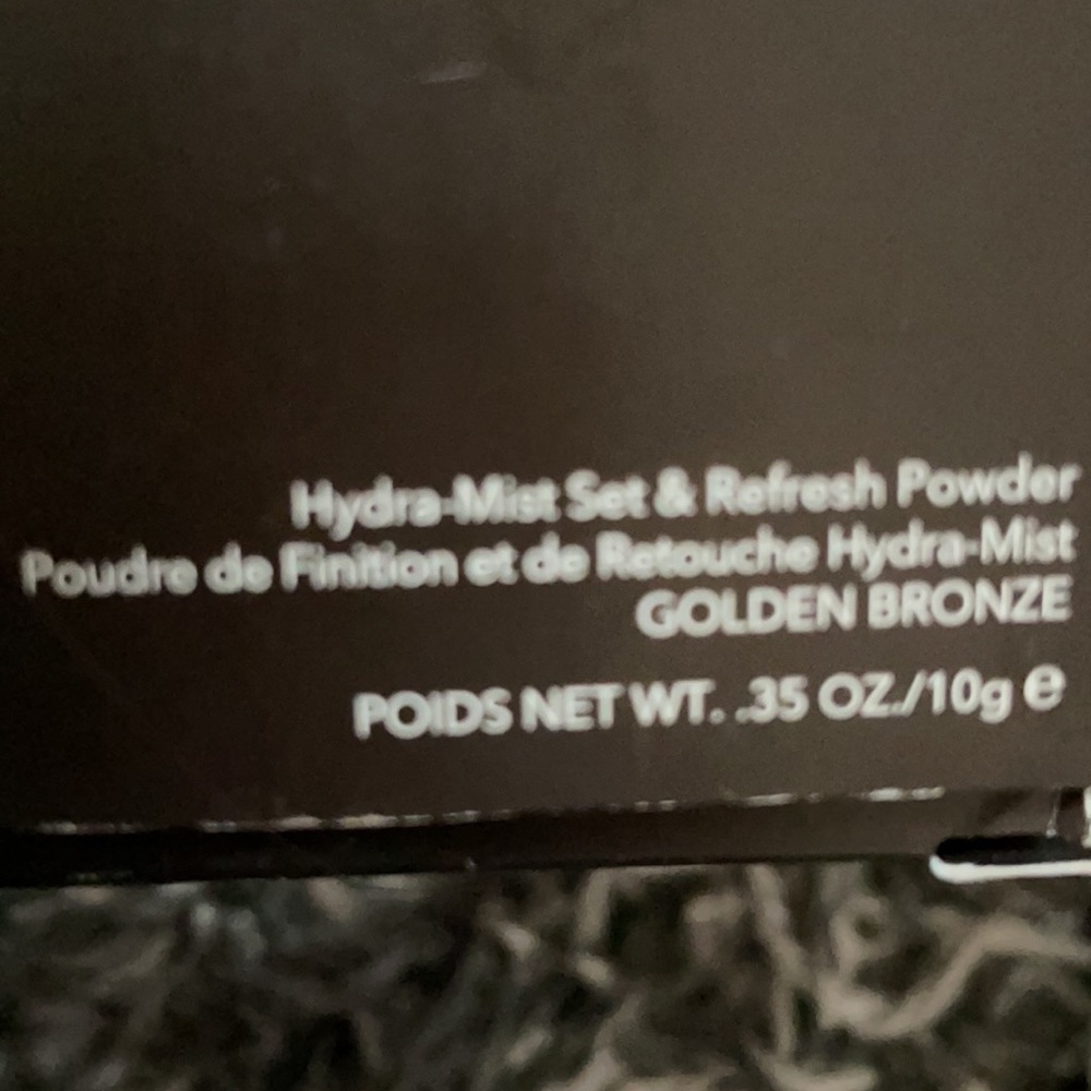 Becca setting powder - Picture 3 of 4